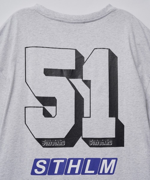 Stockholm Surfboard Club(ストックホルムサーフボードクラブ)の「STOCKHOLM SURFBORD CLUB Box Tee Sponsor U1000176G94(Tシャツ/カットソー・メンズ・グレー・M/L/XL)」の4枚目の写真