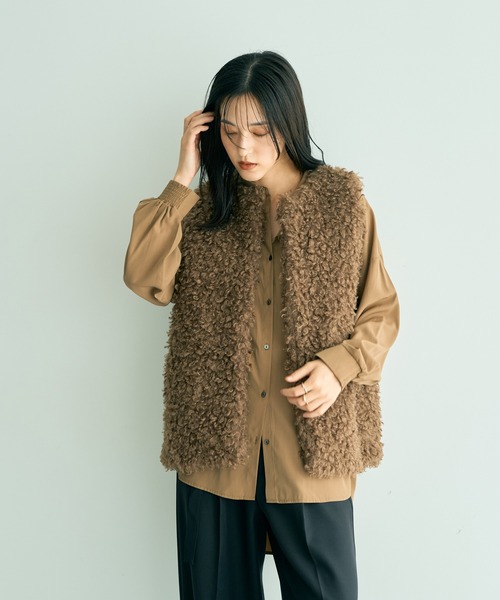 YECCA VECCA（イェッカヴェッカ）の「プードルボアジレ（その他アウター・レディース・チャコールグレー/キャメル・FREE）」の3枚目の写真