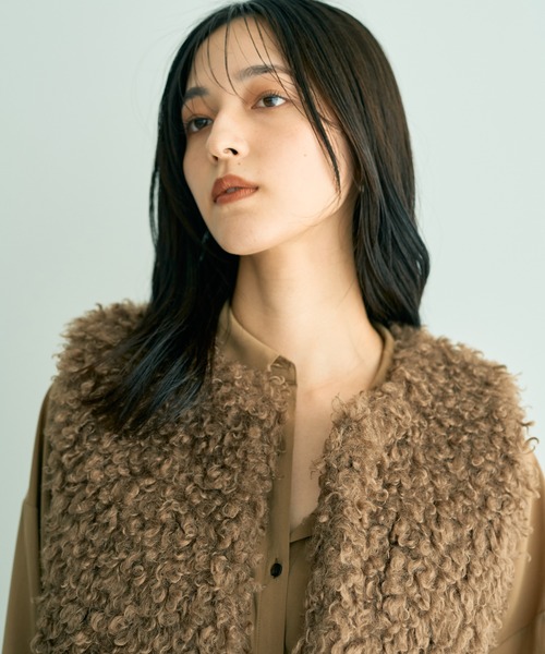 YECCA VECCA（イェッカヴェッカ）の「プードルボアジレ（その他アウター・レディース・チャコールグレー/キャメル・FREE）」の7枚目の写真