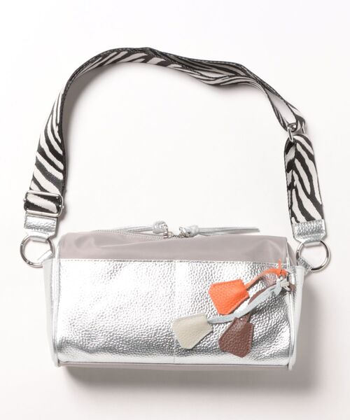 perche（ペルケ）の「ペルケ perche / 牛革×ナイロンチェンジベルトキーチャームショルダー（ショルダーバッグ・レディース・ブラック/シルバー/ブラウン/グリーン・FREE）」の4枚目の写真