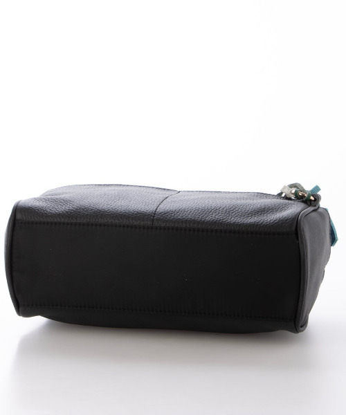 perche（ペルケ）の「ペルケ perche / 牛革×ナイロンチェンジベルトキーチャームショルダー（ショルダーバッグ・レディース・ブラック/シルバー/ブラウン/グリーン・FREE）」の7枚目の写真