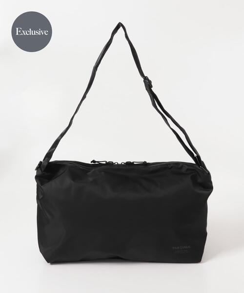 YAKPAK(ヤックパック)の「『別注』YAKPAK×DOORS SHOULDER BAG M(ショルダーバッグ・メンズ・ブラック/チャコールグレー/グレー・-)」の1枚目の写真