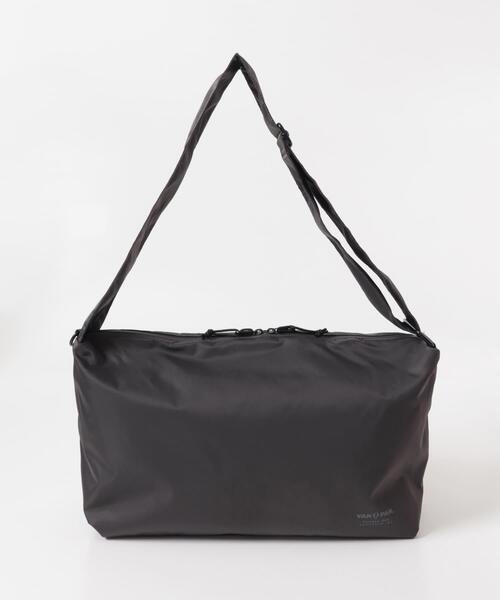 YAKPAK(ヤックパック)の「『別注』YAKPAK×DOORS SHOULDER BAG M(ショルダーバッグ・メンズ・ブラック/チャコールグレー/グレー・-)」の8枚目の写真