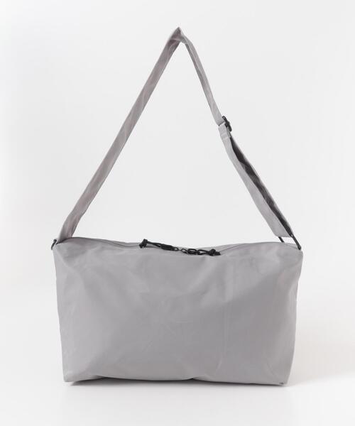 YAKPAK(ヤックパック)の「『別注』YAKPAK×DOORS SHOULDER BAG M(ショルダーバッグ・メンズ・ブラック/チャコールグレー/グレー・-)」の15枚目の写真