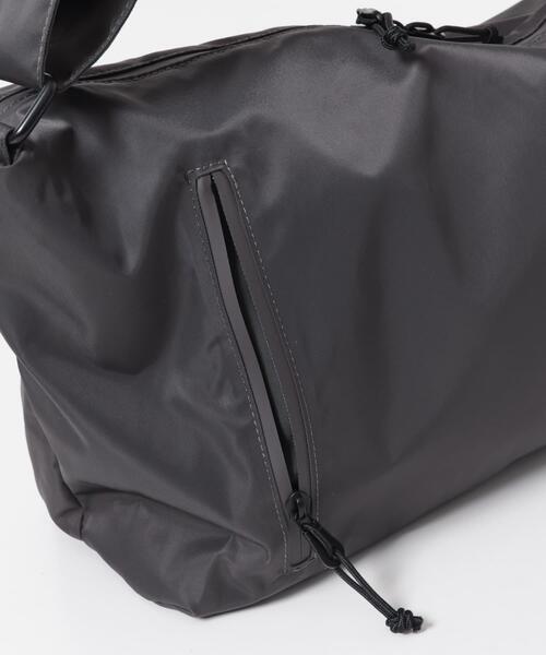 YAKPAK（ヤックパック）の「『別注』YAKPAK×DOORS　SHOULDER BAG M（ショルダーバッグ・メンズ・ブラック/チャコールグレー/グレー・-）」の16枚目の写真