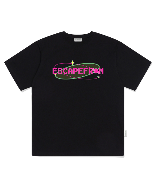 ESCAPEFROM（エスケープフロム）の「プラネットピンクロゴプリントオーバーサイズ半袖Tシャツブラック（Tシャツ/カットソー・レディース・その他・SMALL/MEDIUM/LARGE）」の2枚目の写真