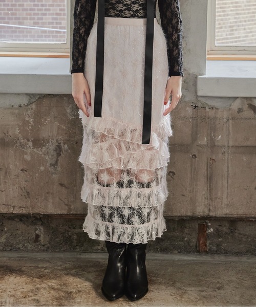 Shiny lace tiered skirt