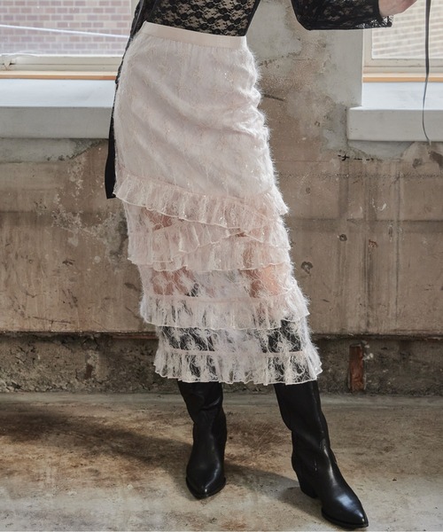 Shiny lace tiered skirt
