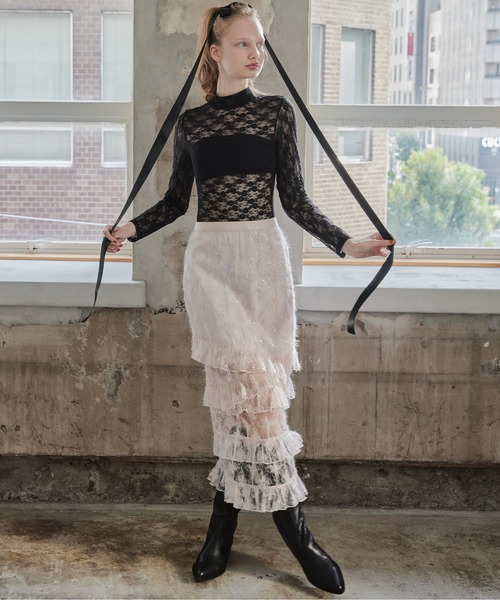 Shiny lace tiered skirt