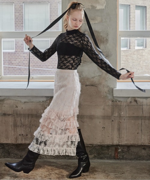 Shiny lace tiered skirt