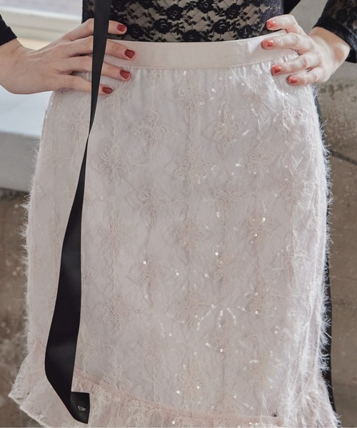 Shiny lace tiered skirt