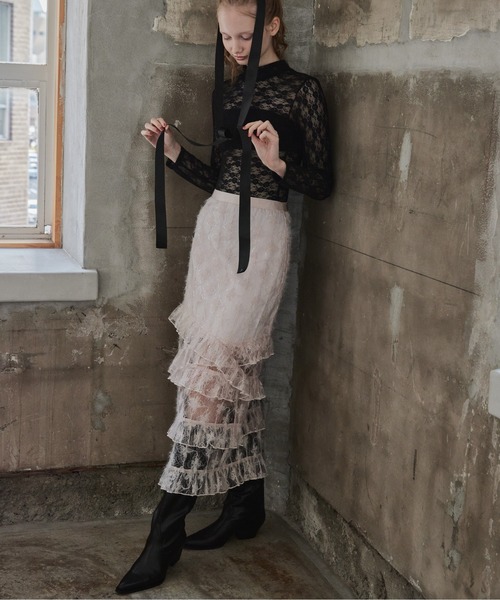 Shiny lace tiered skirt