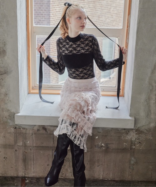 Shiny lace tiered skirt