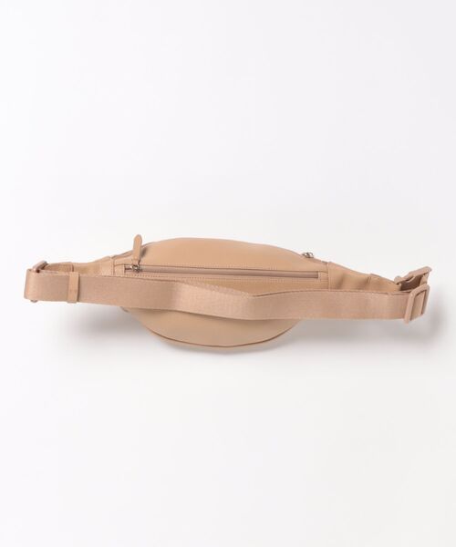 COLE HAAN(コールハーン)の「マッケンナ レザー ベルト バッグ womens(ボディバッグ/ウエストポーチ・レディース・ブラウン・OSFA)」の5枚目の写真