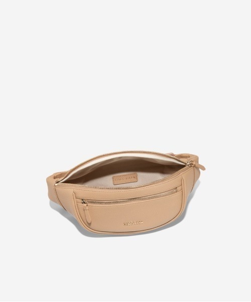 COLE HAAN(コールハーン)の「マッケンナ レザー ベルト バッグ womens(ボディバッグ/ウエストポーチ・レディース・ブラウン・OSFA)」の4枚目の写真