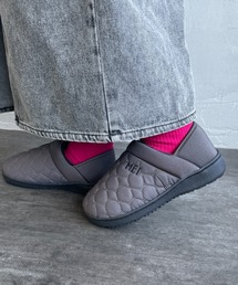 MEI（メイ）の「【WEB限定】[MEI/メイ] キルティング 2WAY モックシューズ (レディース）（その他シューズ）」