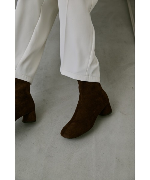 un/neu（アンノイ）の「フェイクスエードアンクルブーツ（ブーツ・レディース・ブラウン/ベージュ/ブラック・SMALL/MEDIUM/LARGE）」の19枚目の写真