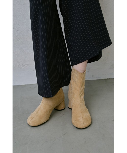 un/neu（アンノイ）の「フェイクスエードアンクルブーツ（ブーツ・レディース・ブラウン/ベージュ/ブラック・SMALL/MEDIUM/LARGE）」の21枚目の写真