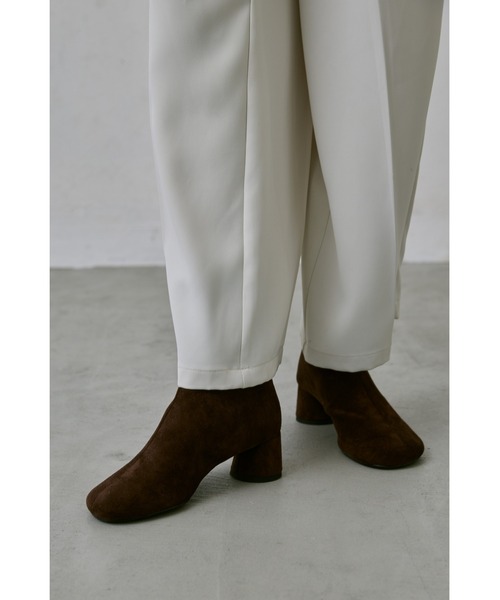 un/neu（アンノイ）の「フェイクスエードアンクルブーツ（ブーツ・レディース・ブラウン/ベージュ/ブラック・SMALL/MEDIUM/LARGE）」の17枚目の写真