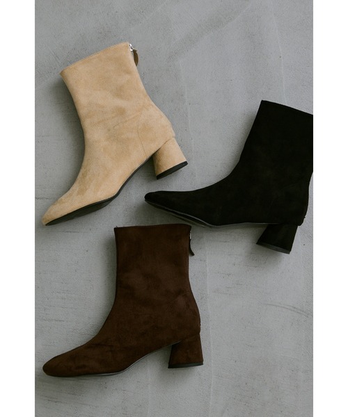 un/neu（アンノイ）の「フェイクスエードアンクルブーツ（ブーツ・レディース・ブラウン/ベージュ/ブラック・SMALL/MEDIUM/LARGE）」の4枚目の写真