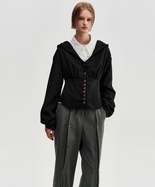 KIMZISU(キムジス)の「Button Up Volume Hood Jumper _ BLACK(その他アウター・レディース・ブラック・SMALL/MEDIUM)」の6枚目の写真
