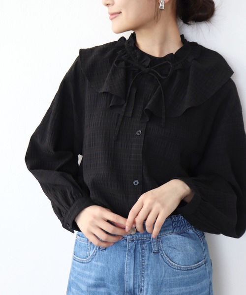 Jines（ジネス）の「フリル襟付きシャツブラウス（シャツ/ブラウス・レディース・ホワイト/ブルー/ブラック・38）」の2枚目の写真