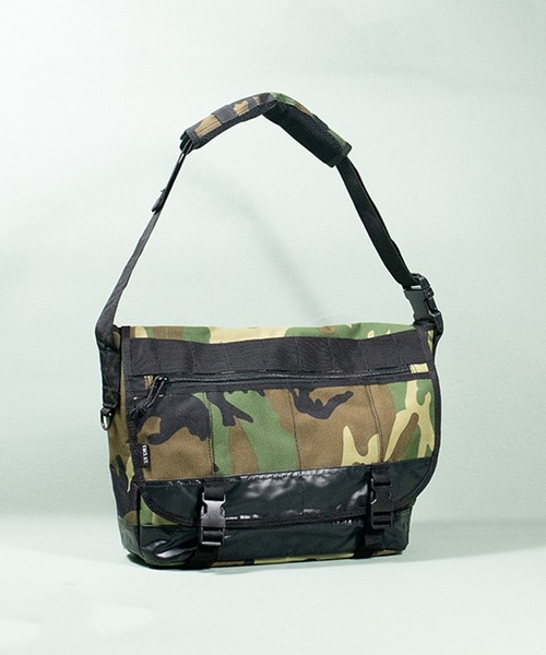 ８(eight)（エイト）の「メッセンジャーバッグ（メッセンジャーバッグ・メンズ・ブラウン系カモフラージュ/ウッドランド・FREE）」の2枚目の写真