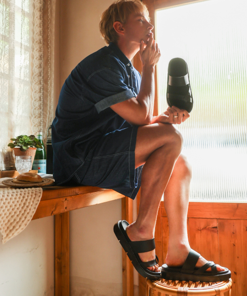 DIFFERSHOE(ディファーシュー)の「男性エイロンレザースティッチスリッパ5CM(サンダル・メンズ・ブラック・28cm/23cm/24cm/25cm/26cm/27cm)」の2枚目の写真