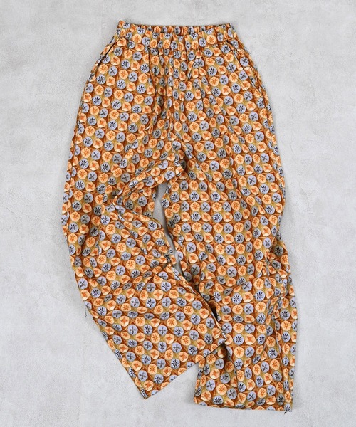 MARKEY'S（マーキーズ）の「タックイージーパンツ/おとな（その他パンツ・レディース・ホワイト系その他/ベージュ系その他/ピンク/グリーン/チャコール/ブルー系その他/イエロー・160cm/170cm）」の4枚目の写真