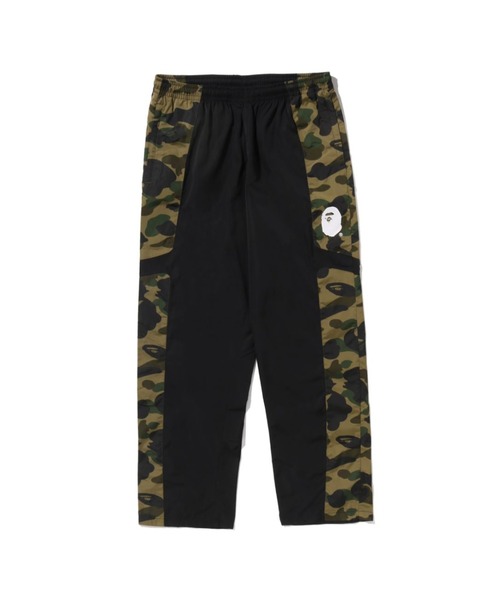 A BATHING APE(アベイシングエイプ)の「1ST CAMO RELAXED FIT TRACK PANTS(その他パンツ・メンズ・イエロー/グリーン・SMALL/MEDIUM/X-LARGE/XX-LARGE/LARGE)」の2枚目の写真
