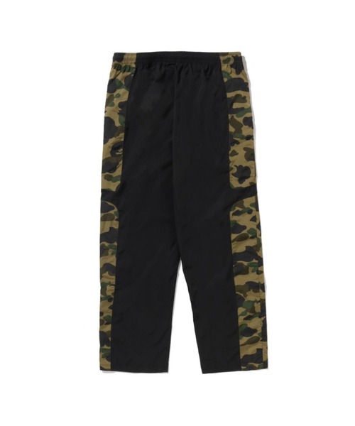 A BATHING APE(アベイシングエイプ)の「1ST CAMO RELAXED FIT TRACK PANTS(その他パンツ・メンズ・イエロー/グリーン・SMALL/MEDIUM/X-LARGE/XX-LARGE/LARGE)」の3枚目の写真