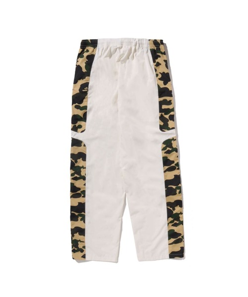 A BATHING APE(アベイシングエイプ)の「1ST CAMO RELAXED FIT TRACK PANTS(その他パンツ・メンズ・イエロー/グリーン・SMALL/MEDIUM/X-LARGE/XX-LARGE/LARGE)」の4枚目の写真
