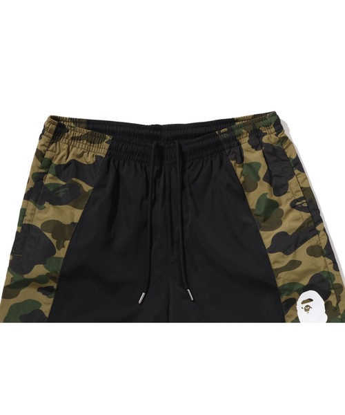 A BATHING APE(アベイシングエイプ)の「1ST CAMO RELAXED FIT TRACK PANTS(その他パンツ・メンズ・イエロー/グリーン・SMALL/MEDIUM/X-LARGE/XX-LARGE/LARGE)」の7枚目の写真