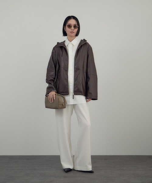 SALON adam et rope'（サロン アダム エ ロペ）の「レザーライクフーデッドパーカー（ブルゾン・レディース・ダークブラウン/ブラック・FREE）」の9枚目の写真