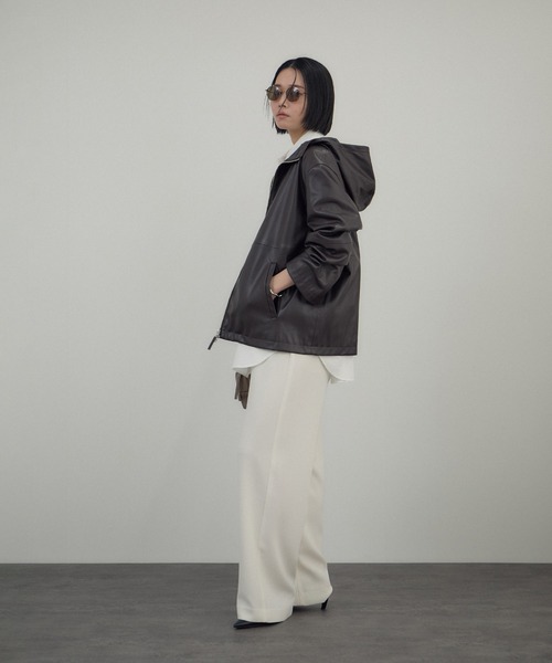 SALON adam et rope'（サロン アダム エ ロペ）の「レザーライクフーデッドパーカー（ブルゾン・レディース・ダークブラウン/ブラック・FREE）」の10枚目の写真