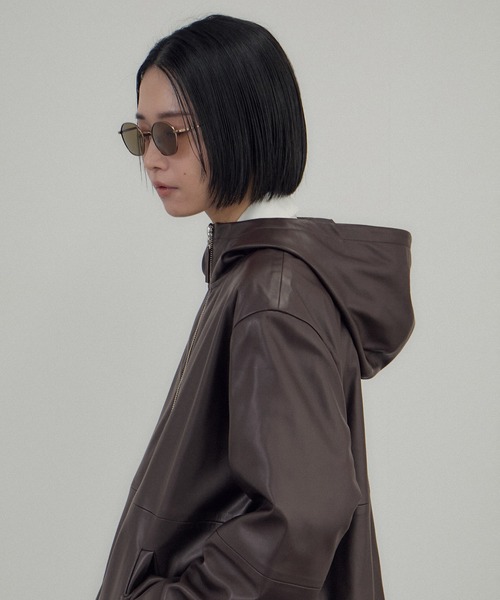 SALON adam et rope'（サロン アダム エ ロペ）の「レザーライクフーデッドパーカー（ブルゾン・レディース・ダークブラウン/ブラック・FREE）」の12枚目の写真