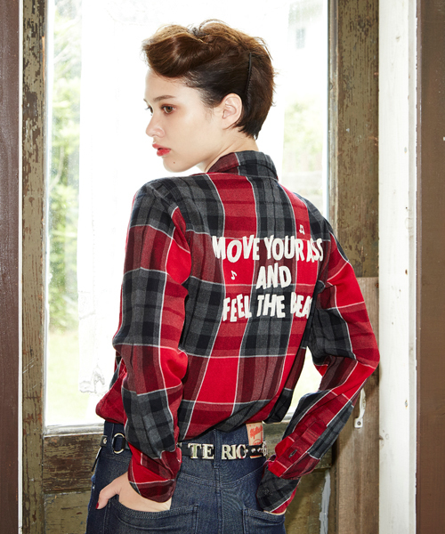 HYSTERIC GLAMOUR（ヒステリックグラマー）の「MOVE YOUR ASS刺繍オープンカラー長袖SH（シャツ/ブラウス・レディース・レッド系その他/ブルー系その他/ブラック系その他・MEDIUM/SMALL）」の19枚目の写真