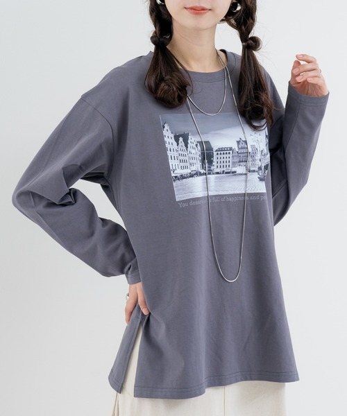 refinedworks(リファインドワークス)の「【refinedworks】大人カジュアル に映える、洗練 ロゴロンT(Tシャツ/カットソー・レディース・オフホワイト/チャコールグレー・FREE)」の4枚目の写真