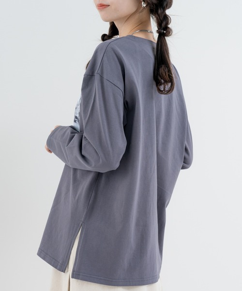 refinedworks(リファインドワークス)の「【refinedworks】大人カジュアル に映える、洗練 ロゴロンT(Tシャツ/カットソー・レディース・オフホワイト/チャコールグレー・FREE)」の5枚目の写真