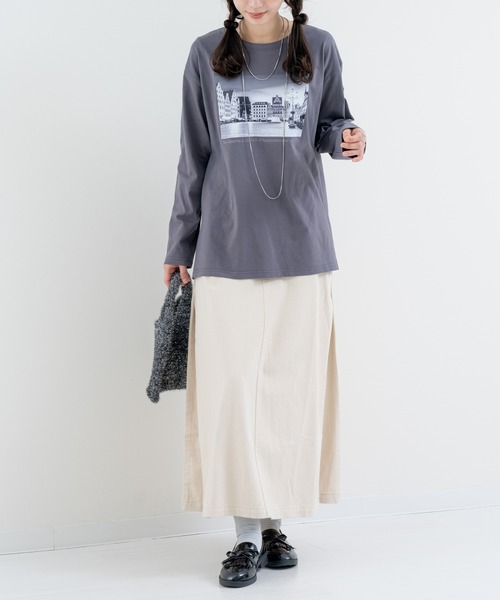 refinedworks(リファインドワークス)の「【refinedworks】大人カジュアル に映える、洗練 ロゴロンT(Tシャツ/カットソー・レディース・オフホワイト/チャコールグレー・FREE)」の12枚目の写真