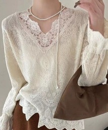 Ritzy | ウール混総刺繍レースＶネックトップス(Tシャツ/カットソー)