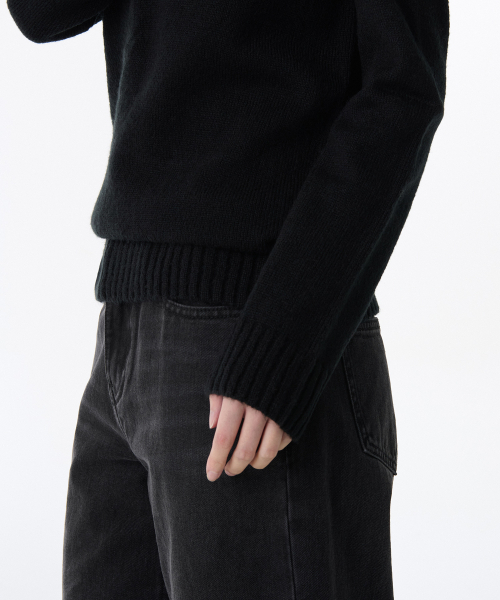 MUSINSA STANDARD WOMAN（ムシンサスタンダードウーマン）の「ウィメンズターンダウンオフショルダーニット[ブラック]（ニット/セーター・レディース・その他・LARGE/MEDIUM/SMALL/X-SMALL）」の2枚目の写真