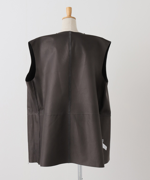 JOURNAL STANDARD LUXE（ジャーナルスタンダード　ラックス）の「スウェードベスト（その他アウター・レディース・チャコールグレー/ブラウン・FREE）」の14枚目の写真