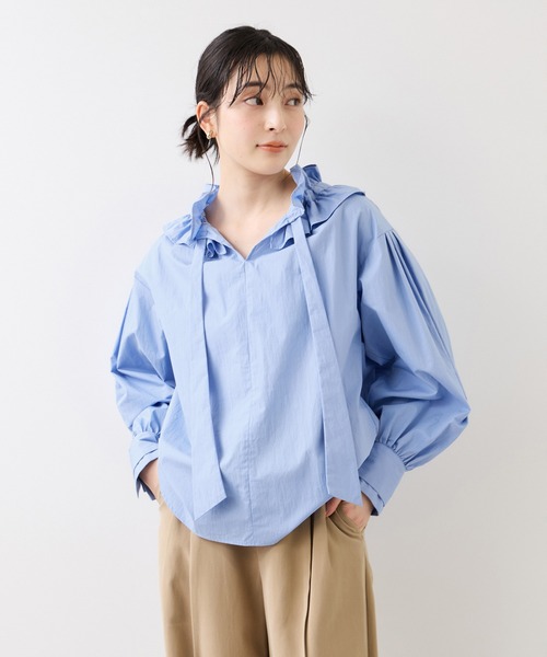 VIS（ビス）の「フリルネックブラウス（シャツ/ブラウス・レディース・オフホワイト/サックスブルー/ダークブラウン・FREE）」の13枚目の写真