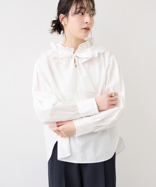 VIS（ビス）の「フリルネックブラウス（シャツ/ブラウス・レディース・オフホワイト/サックスブルー/ダークブラウン・FREE）」の8枚目の写真