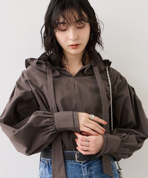 VIS（ビス）の「フリルネックブラウス（シャツ/ブラウス・レディース・オフホワイト/サックスブルー/ダークブラウン・FREE）」の20枚目の写真