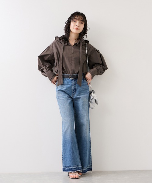 VIS（ビス）の「フリルネックブラウス（シャツ/ブラウス・レディース・オフホワイト/サックスブルー/ダークブラウン・FREE）」の22枚目の写真