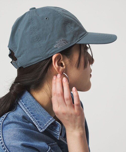 THE NORTH FACE(ザノースフェイス)の「<THE NORTH FACE>デイライト キャップ(キャップ・レディース・ブラック/グレー系・M)」の1枚目の写真