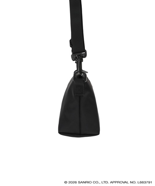 Manhattan Portage(マンハッタンポーテージ)の「ZUCCOTTI CLUTCH FLIGHT NYLON BACKING KRM(ショルダーバッグ・レディース・ブラック・X-SMALL)」の3枚目の写真