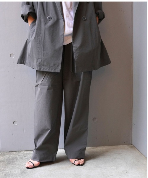 DROIT BELLO（ドロイトベロ）の「DROIT BELLO（ドロイトベロ）ナイロンストレッチパンツ（その他パンツ・レディース・グレー/ブラック・M/S）」の2枚目の写真
